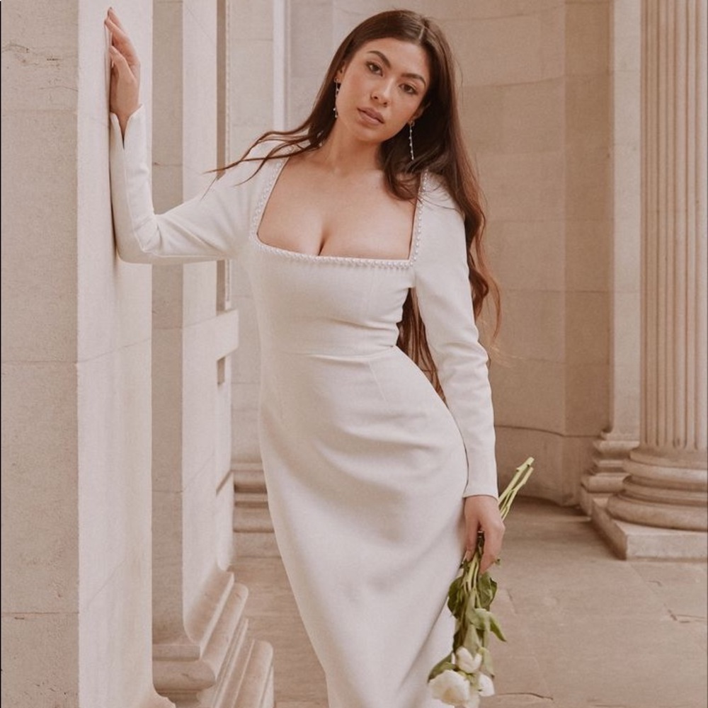 Elegant White Midi Dress - Picture 5 of 5